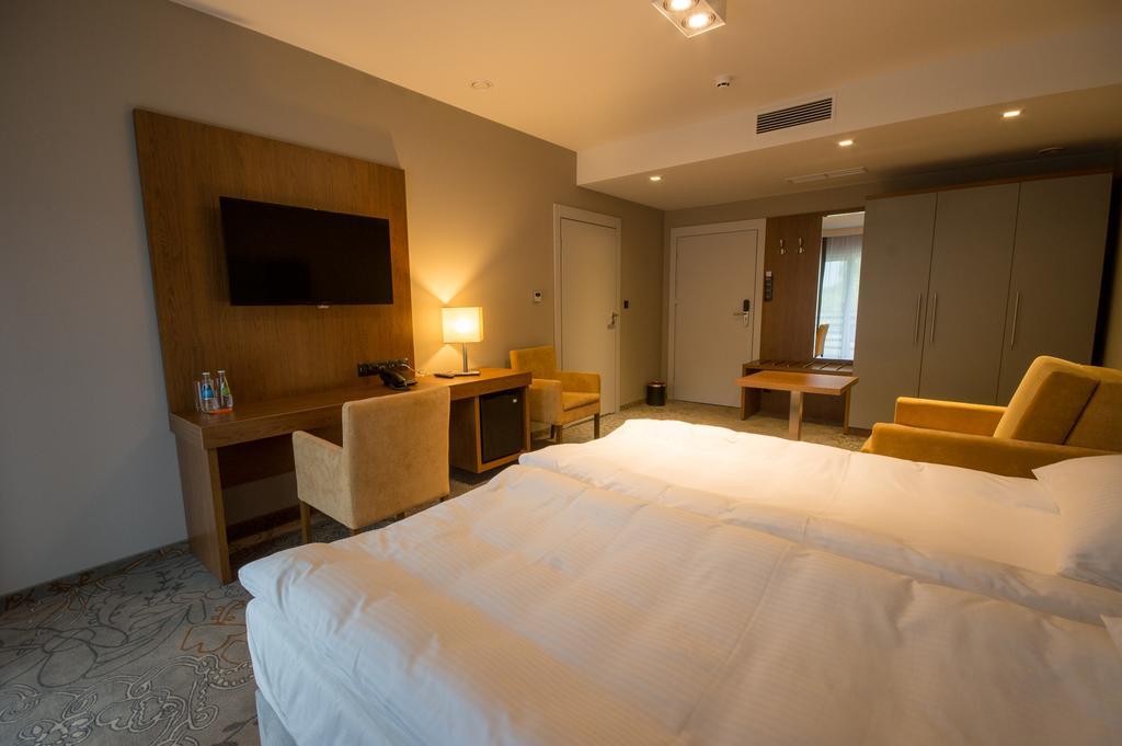 Rezydencja Sosnowa Luxury Hotel Janow Lubelski Luaran gambar